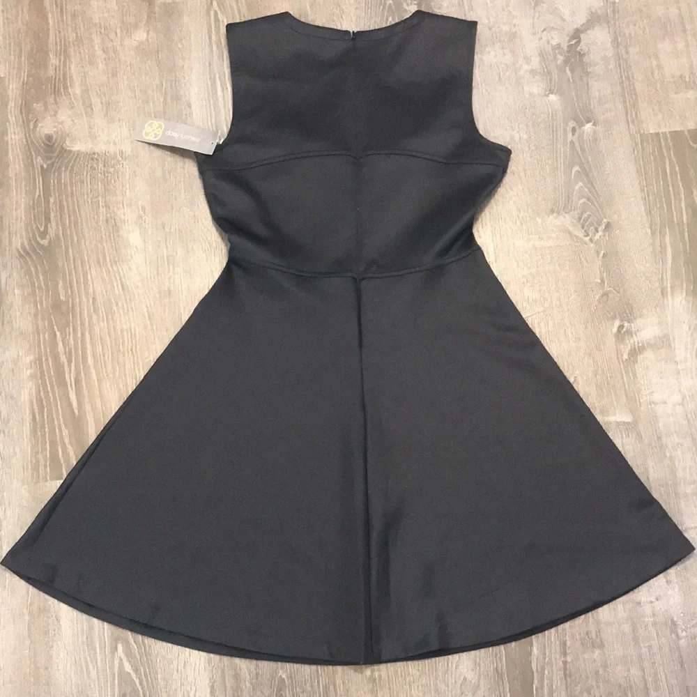 Daisy Fuentes dress. Black.  Size- Medium.    NWT! - Picture 7 of 8